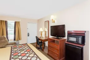Super 8 by Wyndham Statesboro - Chambre