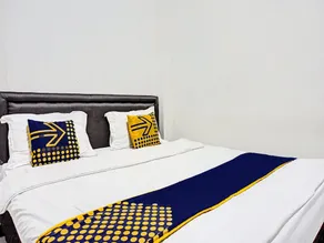 OYO 2226 Nurmega Jaya - Room