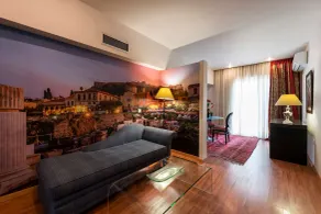 Best Western Plus Embassy Hotel - Room