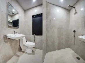 Hotel IVY Near Delhi Airport - Bathroom