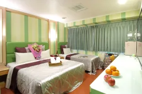 Left Bank Hotel - Room