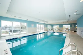 Holiday Inn Express & Suites Charlottesville by IHG - Piscine