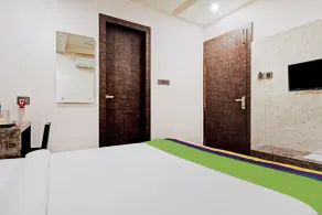 Itsy Hotels Ransu Residency - Room