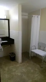 AmericInn by Wyndham Rhinelander - Salle de bain