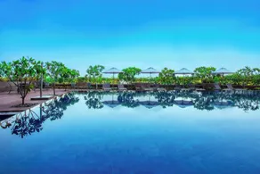 Crowne Plaza Ahmedabad City Centre by IHG - Piscina