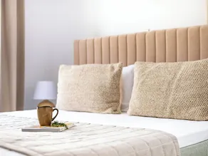 Sanders Cruise - Spacious 2-bdr Apt With Balcony - Zimmer