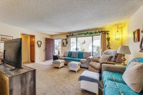 Pool Access + Private Backyard: Sunny Mesa Home - Interiør