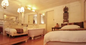 Colona Castle - Room