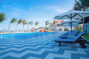 Blooming Lotus Resort - Piscina