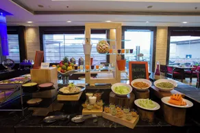 Golden Tulip Panchkula - Restaurang