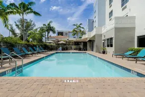 TownePlace Suites by Marriott Boynton Beach - Piscina