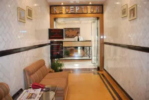 Hotel Midland - Lobby sitting area