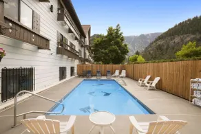 Howard Johnson by Wyndham Leavenworth - Piscine