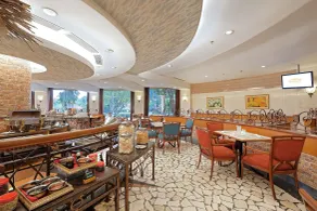 Sunlake Waterfront Resort & Convention - Restaurant