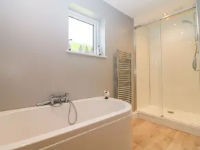 Trevore Farmhouse - Bathroom