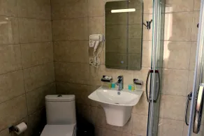 Hotel Lazi - Badezimmer
