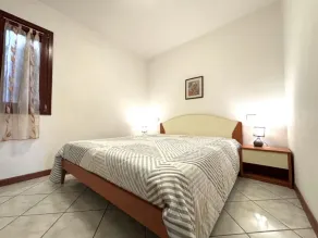 Flat in seafront residence with pool - Værelse