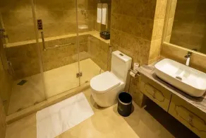 Grandeeza Hotel by Galison - Bathroom