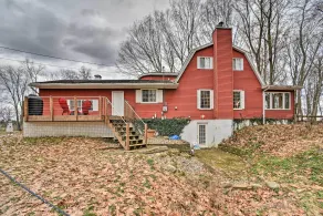Home on 10 Acres: Perfect for MSU Football Weekend - Innenbereich