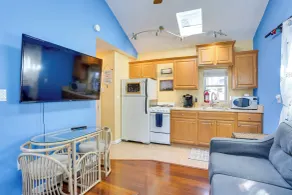 Greenwood Lake Cottage w/ Shared Dock & Hot Tub! - Innvendig