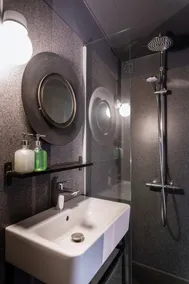 Hotel Leifur Eiriksson - Bathroom
