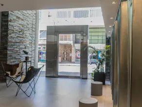 Olmos Suites - Interior entrance