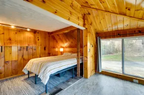 Cozy Bethlehem Family Cabin Near Skiing & Hiking! - Værelse
