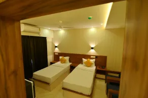 Aurelia Comforts - Deralakatte - Room