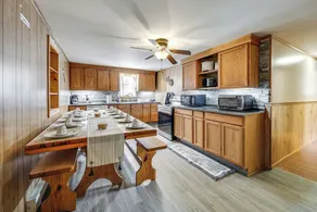 Group Getaway w/ Fire Pit: Near Susquehanna River! - Innvendig