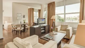 ABION Villa Suites - Vue de la chambre