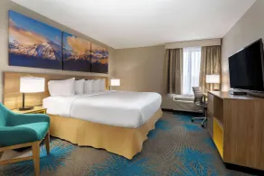 Days Inn & Suites by Wyndham Denver International Airport - Chambre