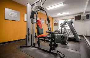 Quality Suites St. Joseph - Salle de remise en forme