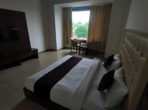 Hotel Girraj Inn - Quarto