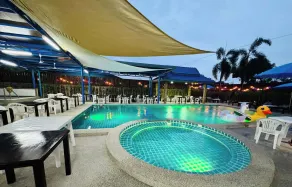 Paradise Resorts & Sauna - Basseng