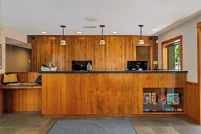 Redwood Garden Inn - Rezeption