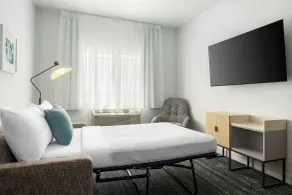 TownePlace Suites by Marriott Minot - Room
