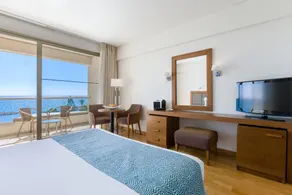Golden Bay Beach Hotel - Chambre