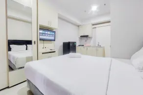 Comfy and Modern Studio Room The Ayoma Apartment By Travelio - Zimmer