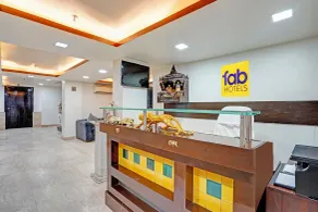 FabHotel Galaxy - Nr Patel Nagar Metro - Resepsjon