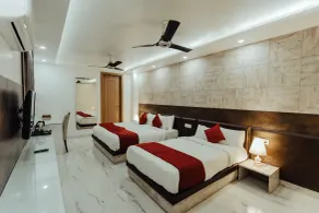 Hotel Keshav Residency - Medicity Gurugram, near Medanta Hospital, Pure Vegetarian - Room