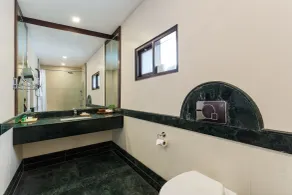 Ganga Lahari by Leisure Hotels - Bathroom