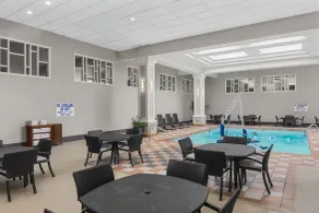 Crowne Plaza Greenville by IHG - Piscina