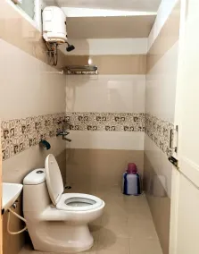 Aashrey Bed and Breakfast - Bathroom