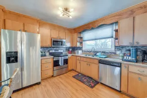 Colonial Heights Home w/ Large Yard & BBQ Grill! - Interior