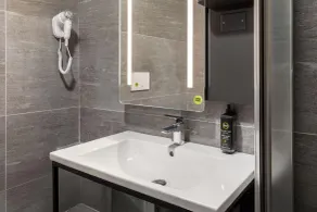 B&B HOTEL Milano Portello - Bathroom