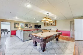 Waterfront Lake Norman Retreat w/ Dock + Hot Tub! - Innvendig