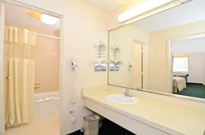 Motel 6 Sandersville, GA - Badezimmer