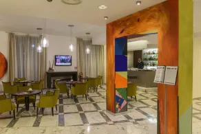 First Hotel Malpensa - Coin salon dans le hall