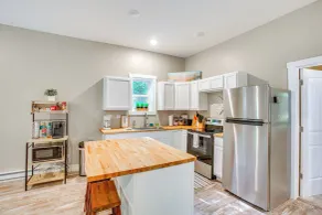 Quiet Pet Friendly Cabin w/ Fire Pit Near Lake Ann - Innenbereich