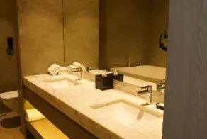 Ramada Encore by Wyndham Chandigarh Zirakpur - Bathroom